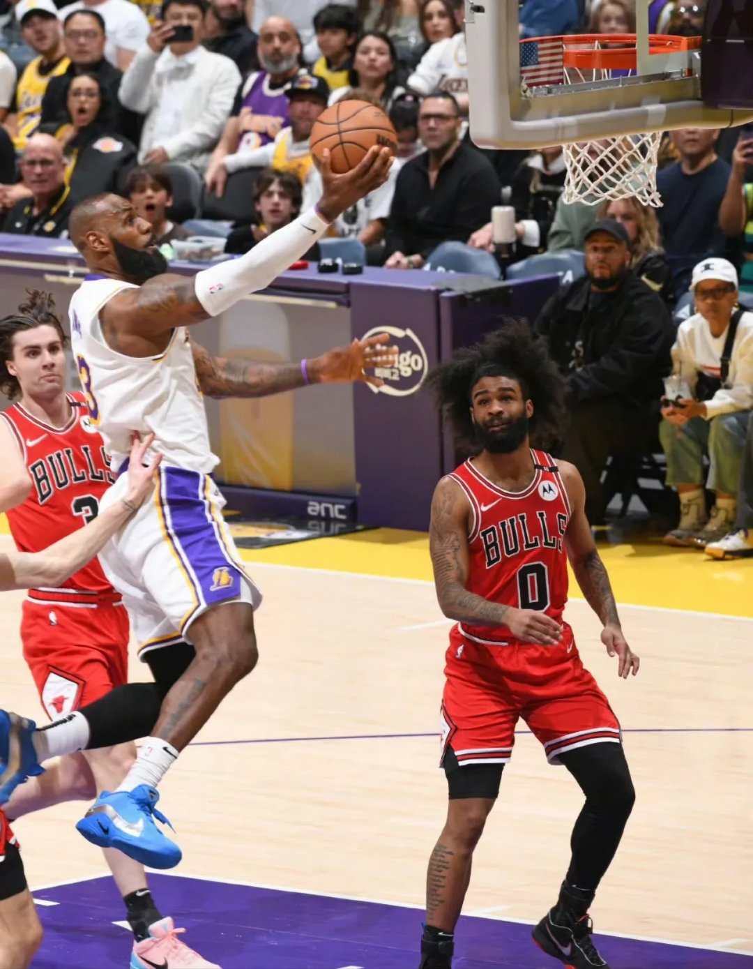 包含小牛队球员波尔津吉斯表示将全力以赴,赢得明天对阵湖人队的比赛的词条 包含小牛队球员波尔津吉斯表示将全力以赴,赢得明天对阵湖人队的比赛的词条